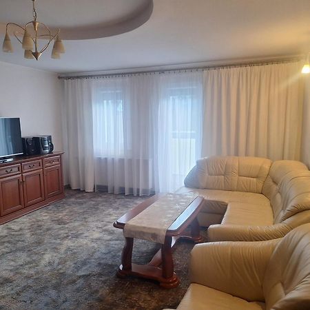 Hotel W Dobieszkowie Стриков Екстериор снимка