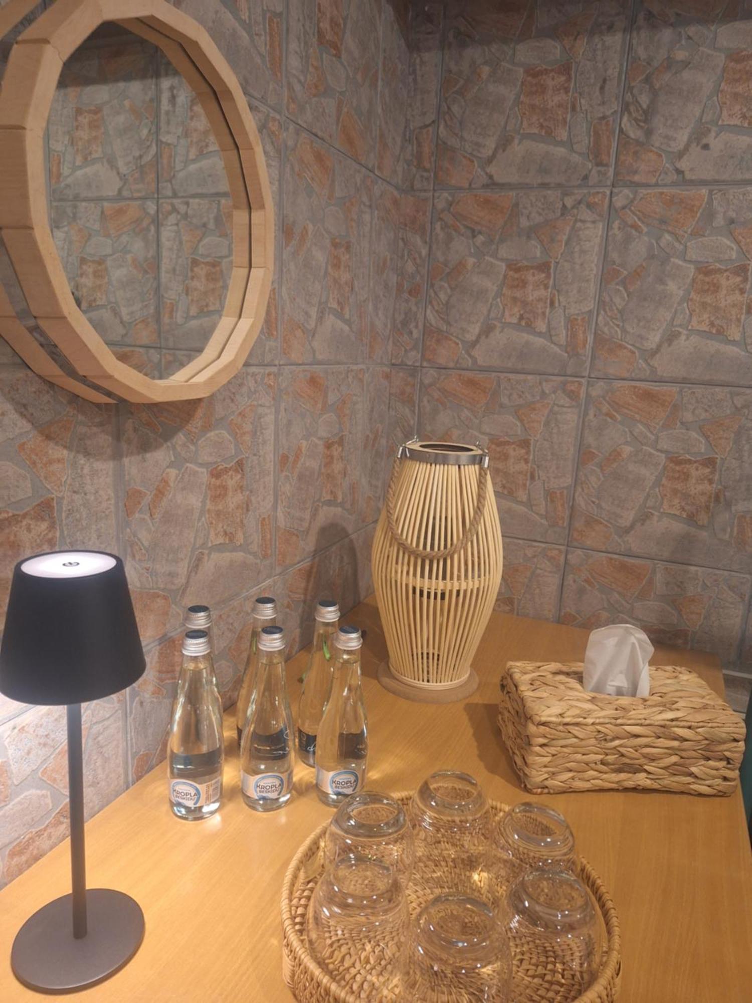 Hotel W Dobieszkowie Стриков Екстериор снимка